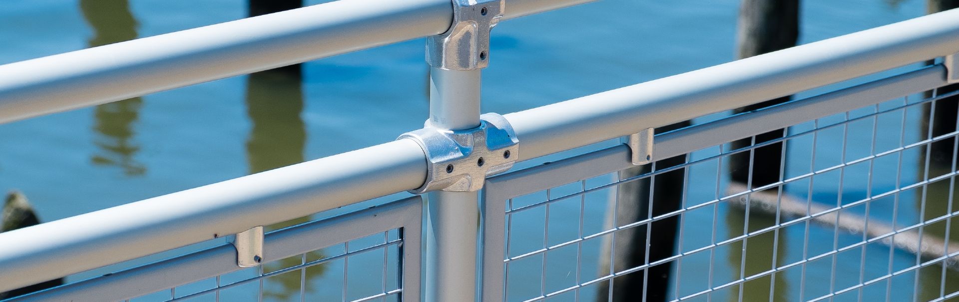 Crossover Railing ᑕ ᑐ Aluminum and Steel Railing Crossovers Fittings